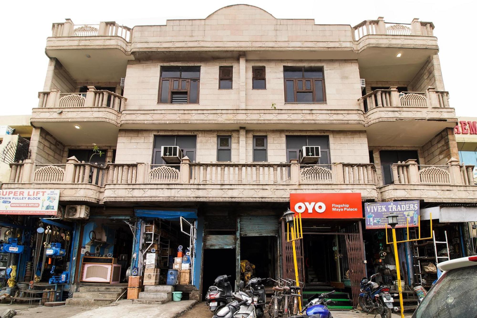 Oyo Maya Palace Nova Deli Exterior foto